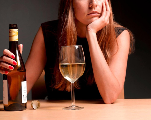 Анонимное лечение женского алкоголизма в Западной Двине